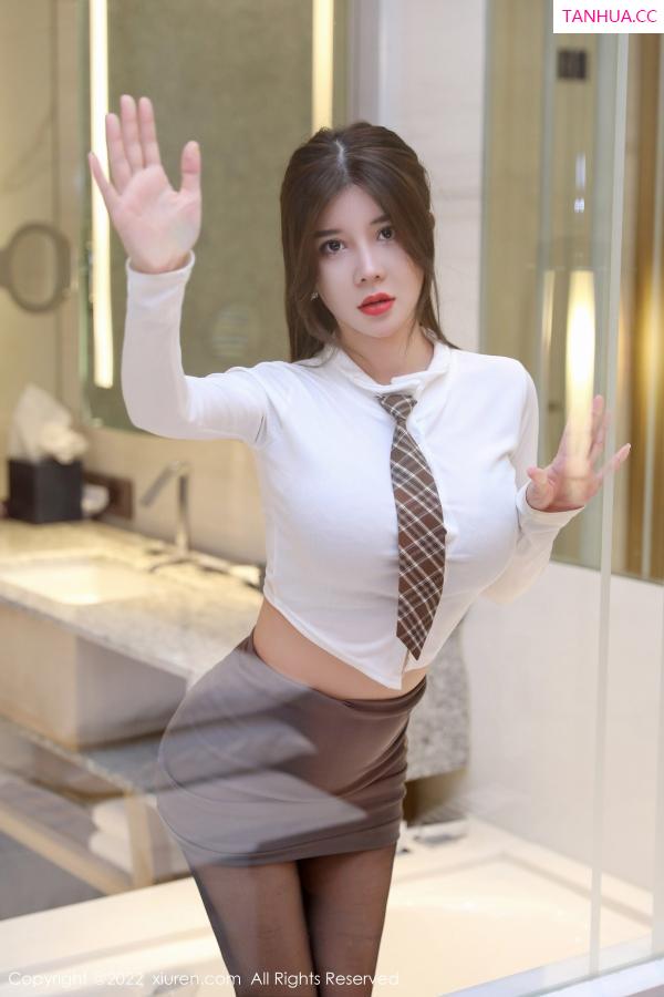 周九九 周jojobaby [XiuRen]高清写真图 2022.12.07 No.5961 周jojobaby 黑丝短裙第15张图片